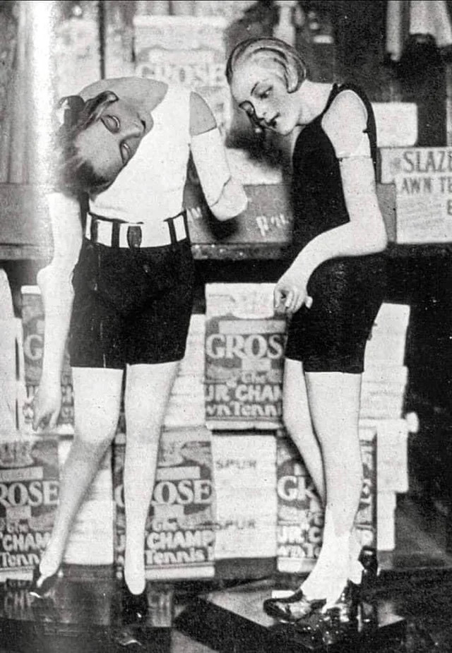 Восковые манекены тают.jpg