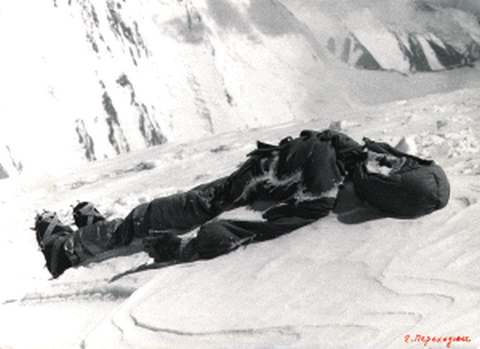 Everest-corpse7.jpg