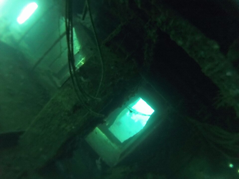ship2.jpg