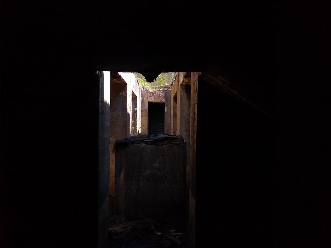 tomb.jpg