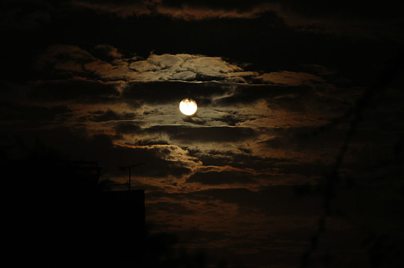 moon_clouds.jpg